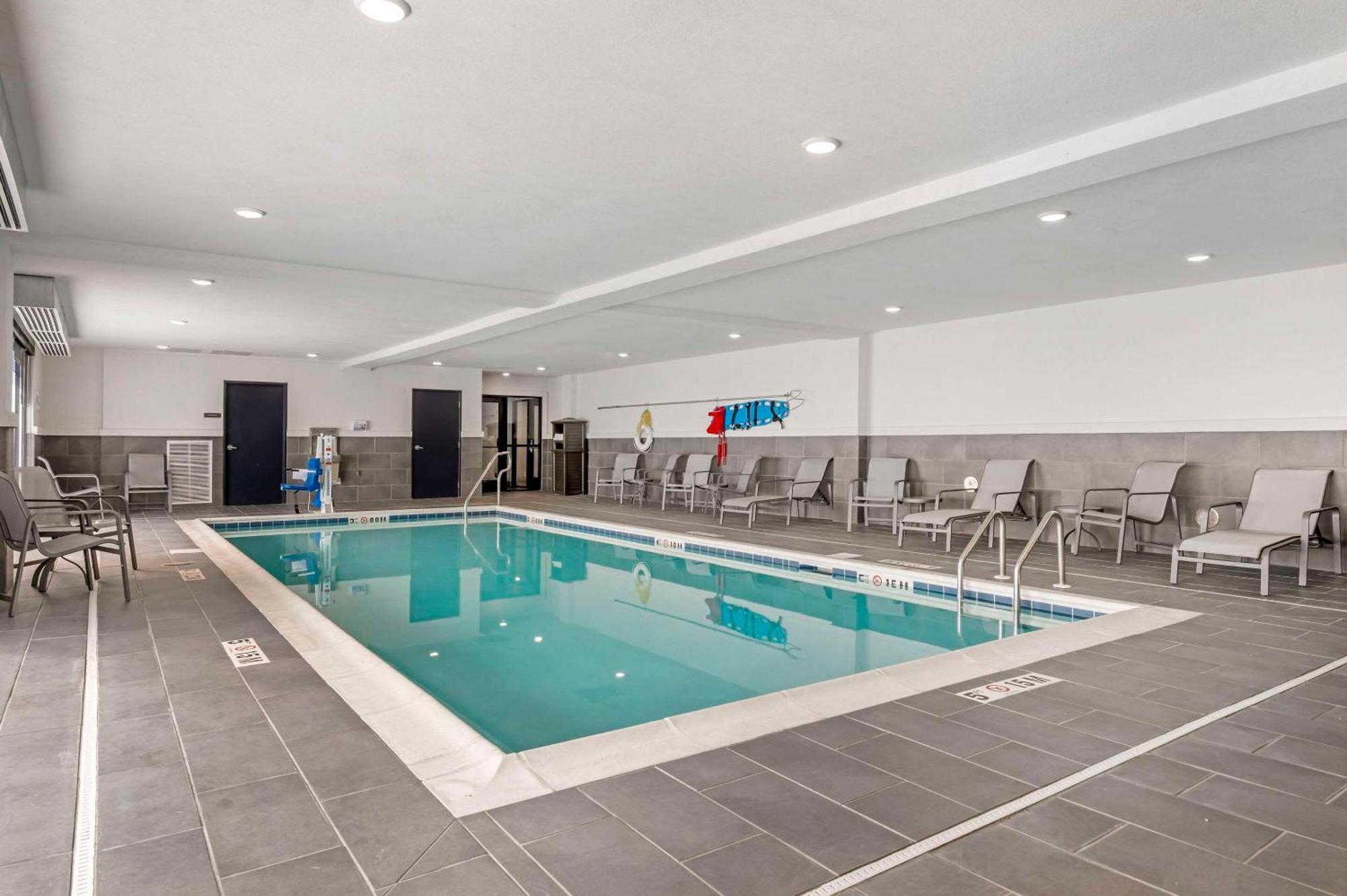 Comfort Inn & Suites Clarksville - Louisville North Kültér fotó